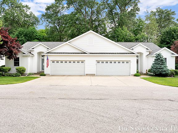 3rd image of 145 Stone Gate Ct