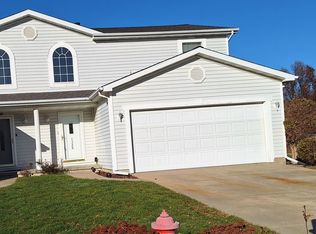 1320 Beacon Hill Ct, Normal, IL 61761