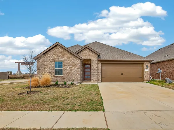 10201 Torch Light Ln, Aubrey, TX 76227