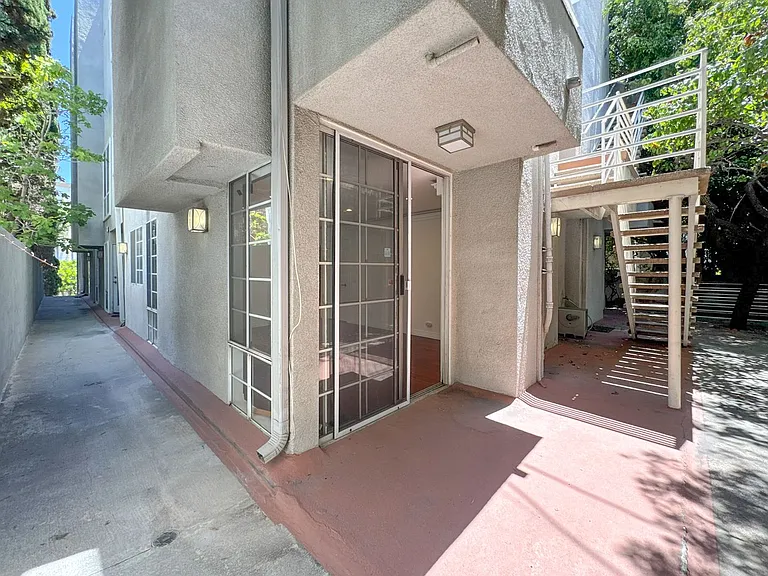 1733 Malcolm Ave #7 — Photo 21