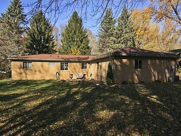 3rd image of 804 Eaglewood Dr