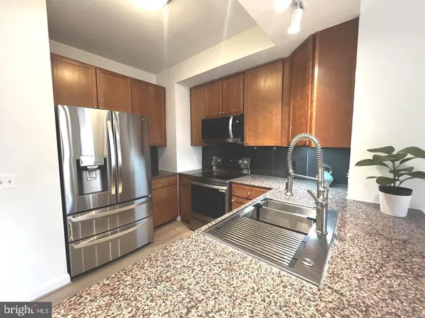 400 Massachusetts Ave NW APT 1009, Washington, DC 20001
