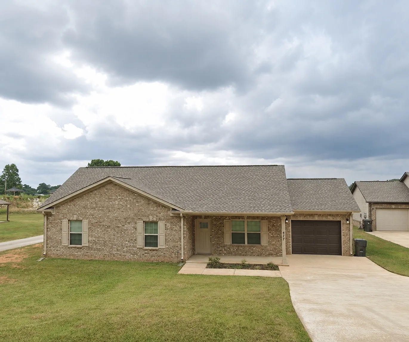 3 bed, 1349 sqft, $2,100 — Photo 1