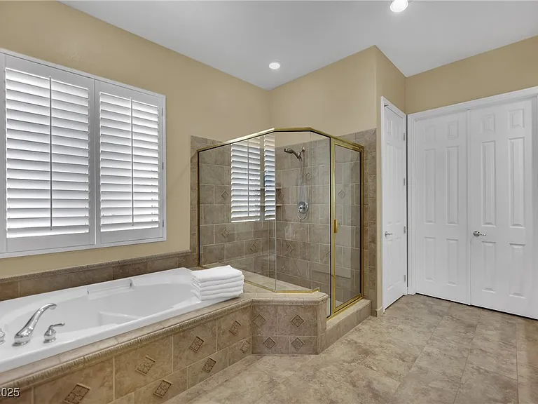1004 Golden Age Ct — Photo 6