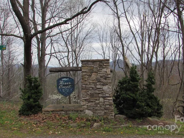 74 Falling Water Dr, Green Mountain, NC 28740