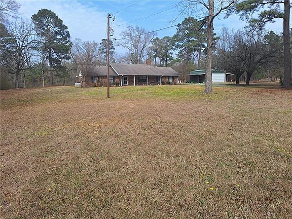 2nd image of 208 E Meade Rd