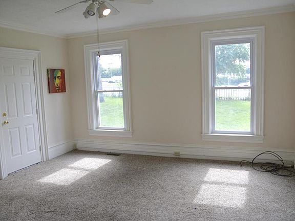 5th image of 1815 Leonard St NE