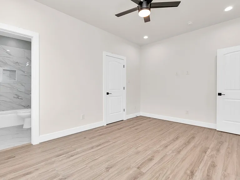 2408 Brailsfort St — Photo 10