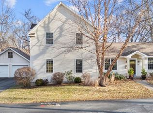 18 Hobart St, Farmington, CT 06032