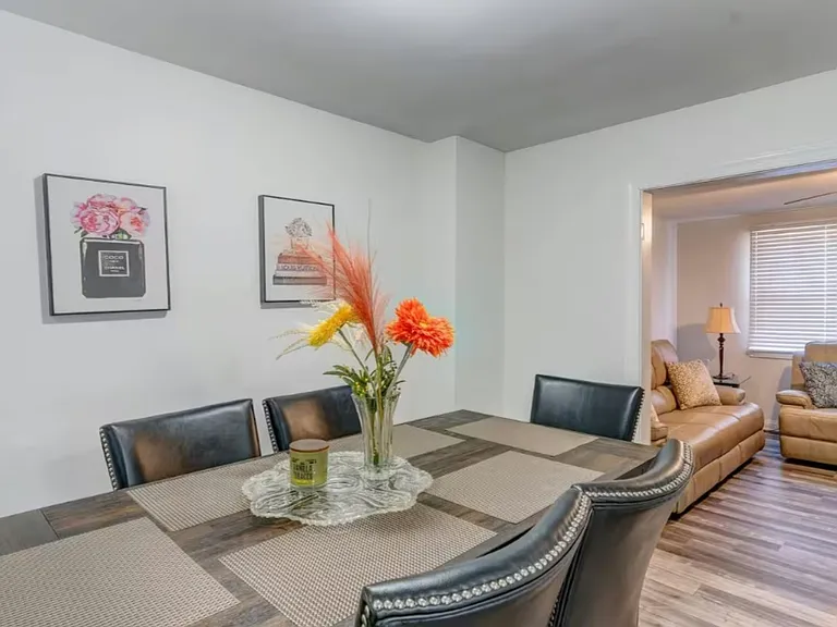 3801 S Calumet Ave — Photo 15