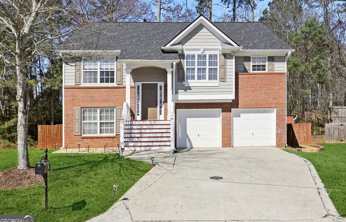 3 bed, 1400 sqft, $1,900 — Photo 1