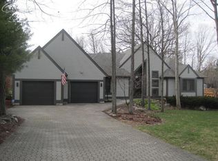 9071 Twin Oaks Ct, Flushing, MI