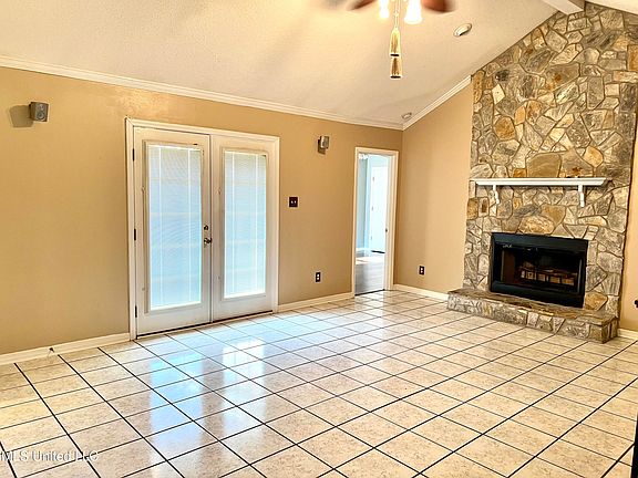 5th image of 2100 Broadmoor Dr
