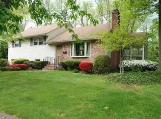 109 Mason Dr, Metuchen, NJ 08840