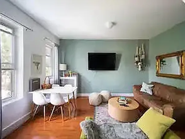 243 E 26th St Floor 2, Brooklyn, NY 11226