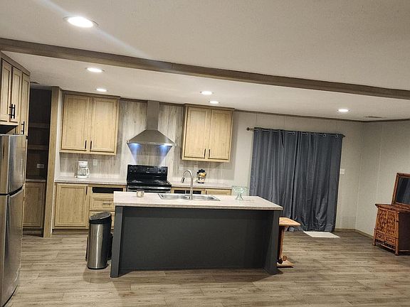 4th image of 212 W Juniper Ave