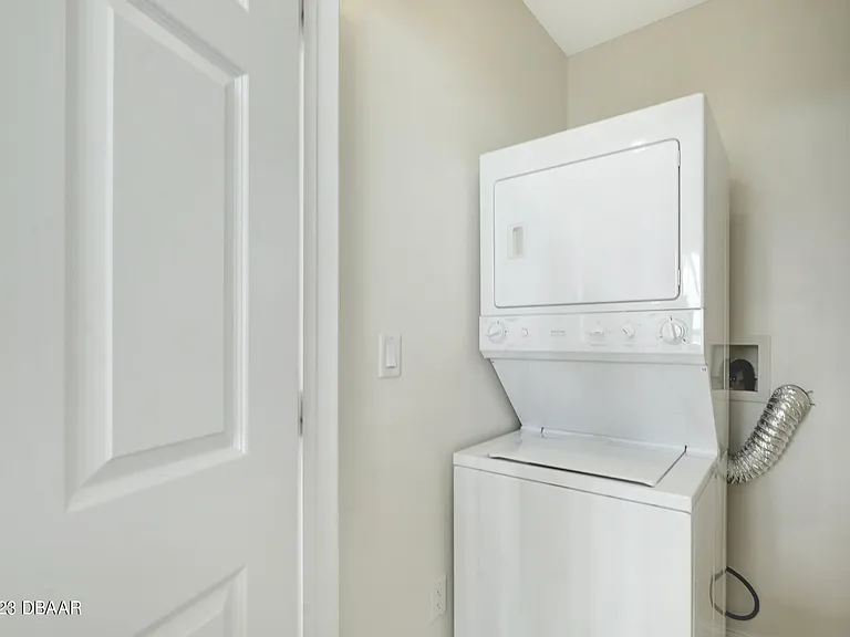 241 Riverside Dr #2509 — Photo 28