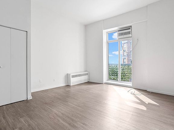 4th image of 88 Fulton St #518