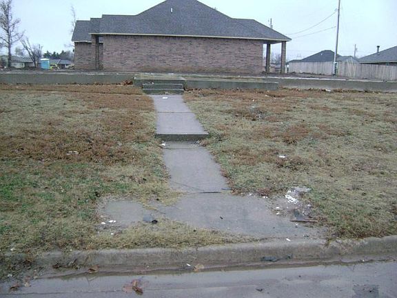 2nd image of 808 S Howard Ave