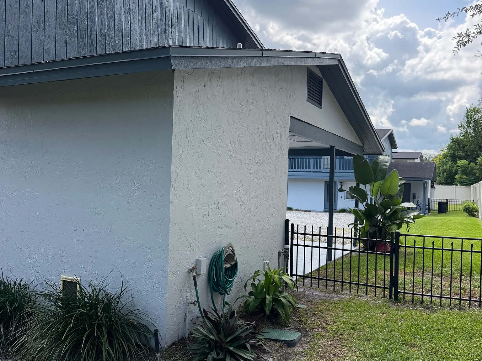 2 bed, 1.5 bath, 1060 sqft, $1,800 — Photo 3