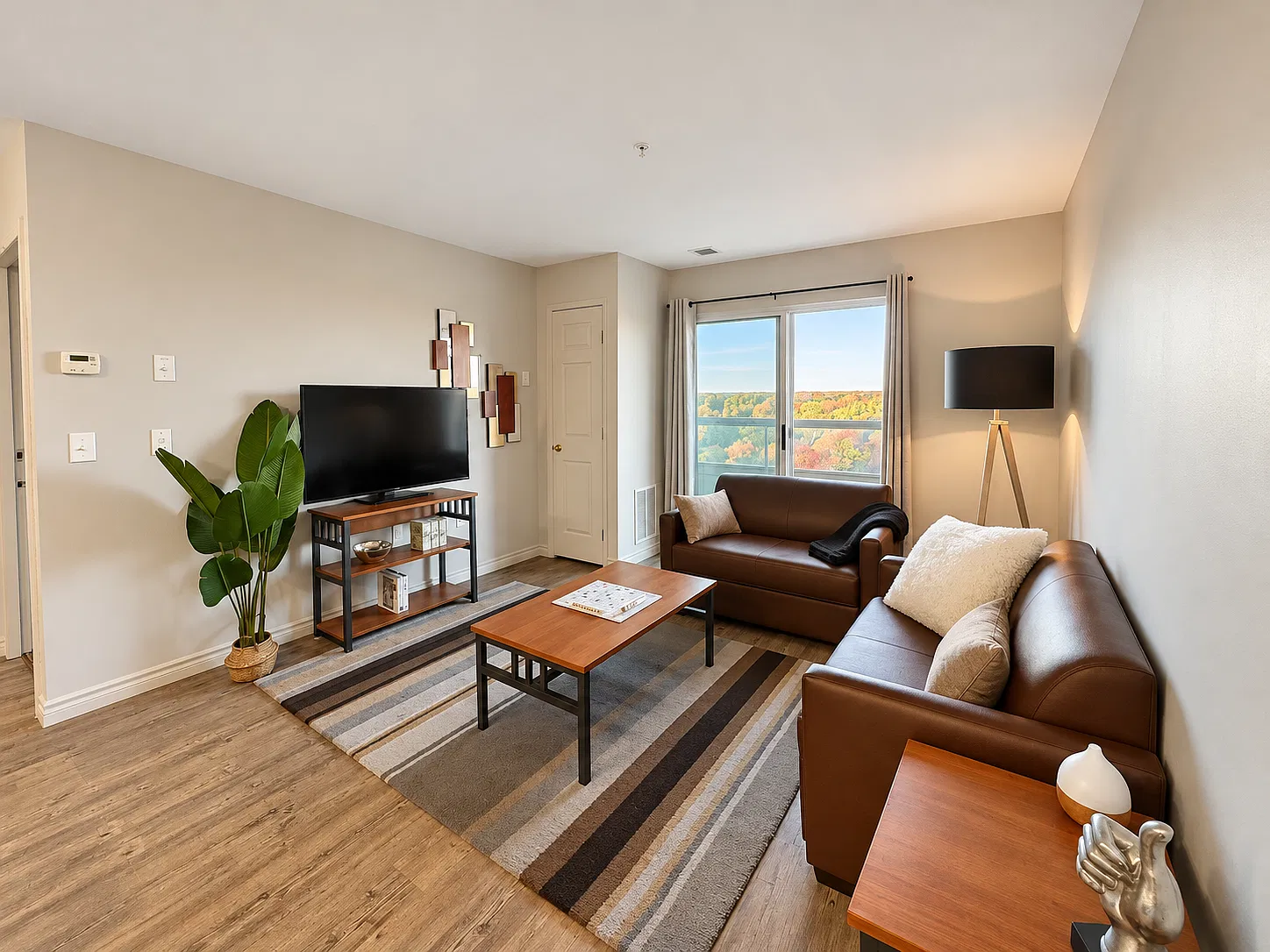 4 bed, 502 sqft, $2,999 — Photo 2