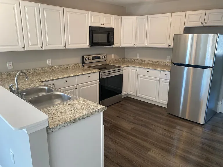 39 Eldon Ave #1 — Photo 6
