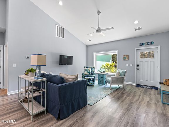 5th image of 217 Sellers Street