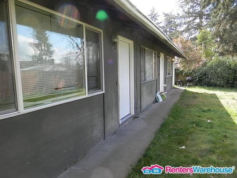 1st image of 2912 S 80th St