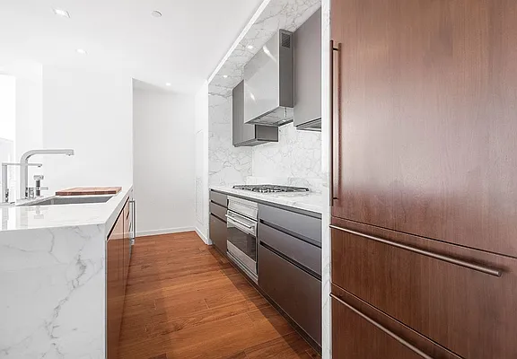 Rented by Keller Williams NYC | media 19
