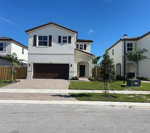 2651 SE 24th Dr Photo 1