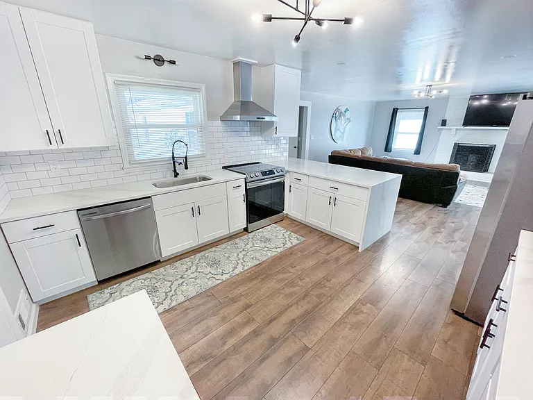 1300 Stillmeadow Rd SW — Photo 3