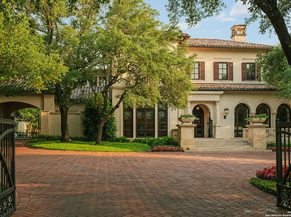 200 GENESEO RD, Terrell Hills, TX 78209