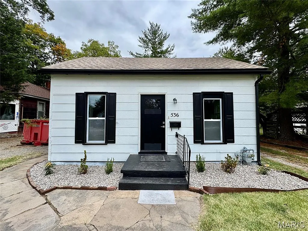2 bed, 718 sqft, $1,195 — Photo 1