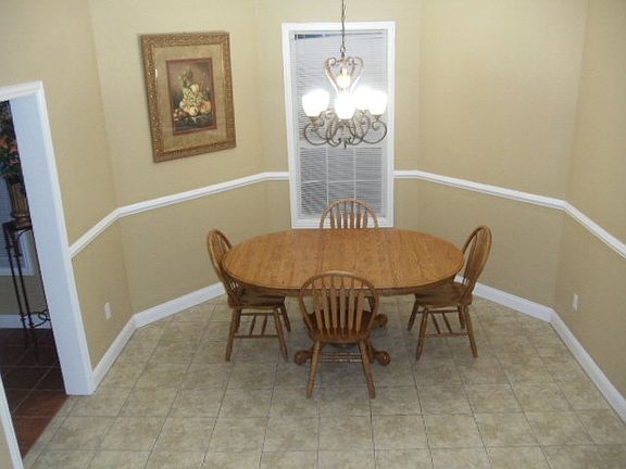 4th image of 400 Bailey Ln