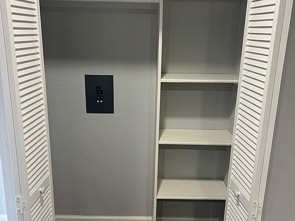 3rd image of 8741 Mellmanor Dr #2