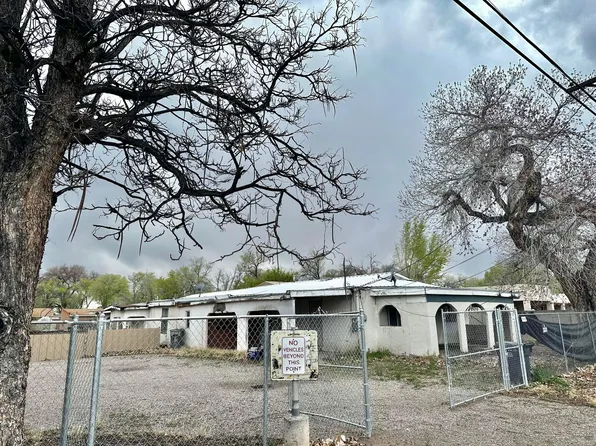 1930 Lena Dr SW, Albuquerque, NM 87105