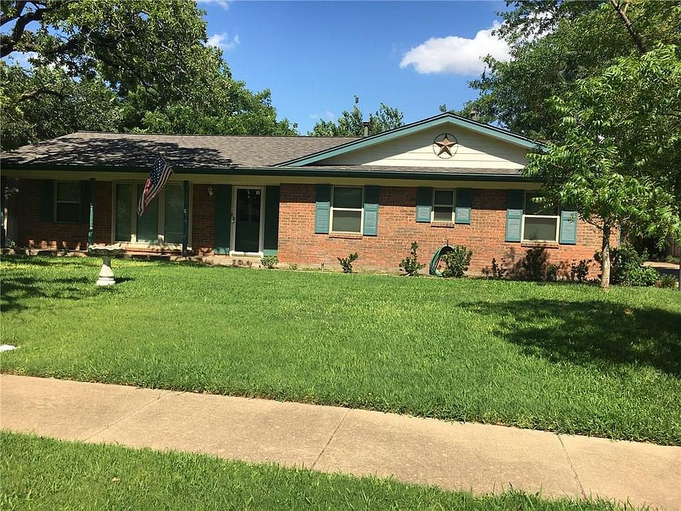 1st image of 1707 Oakridge Dr