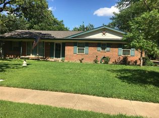 1707 Oakridge Dr, Pantego, TX 76013