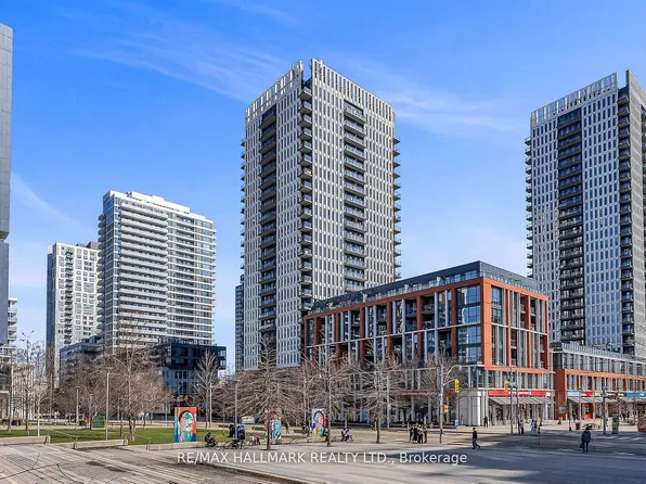 170 Sumach St #908, Toronto, ON M5A 0C3