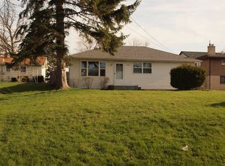 18547 W Country Ln, Grayslake, IL 60030