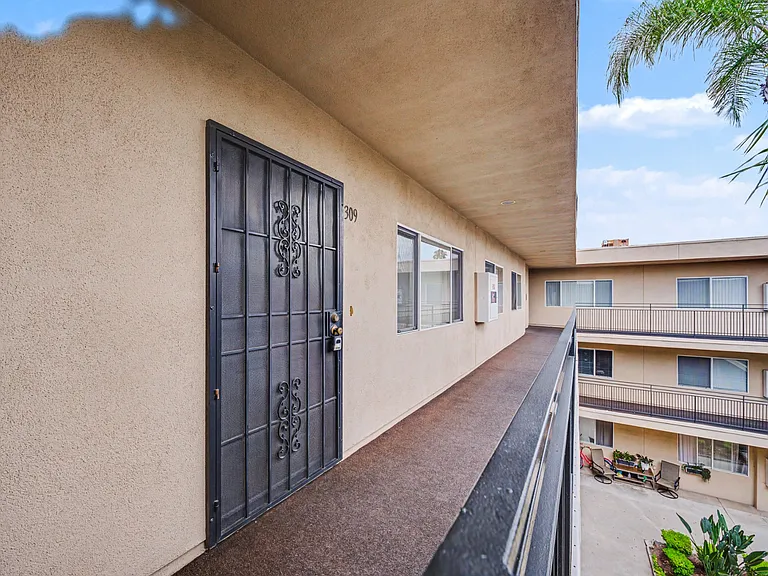 6342 Morse Ave #309 — Photo 43