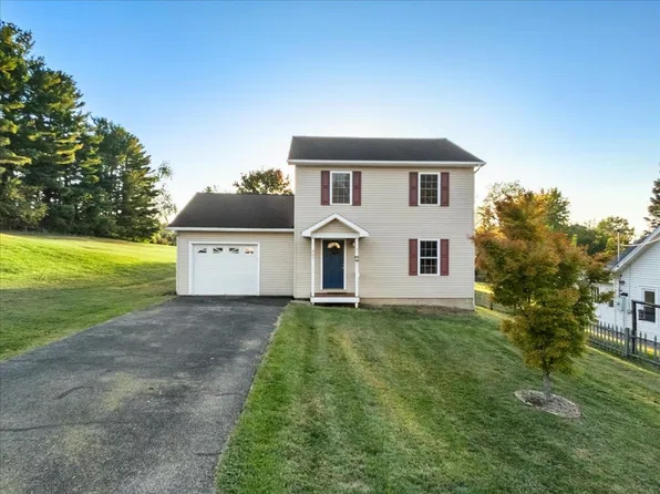 407 Miller St SE, Christiansburg, VA 24073