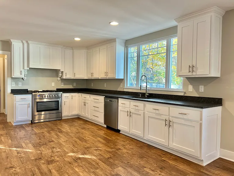 604 Rudolph Ave — Photo 5