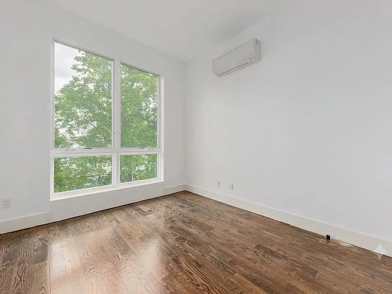 2901 Snyder Ave #3B — Photo 4