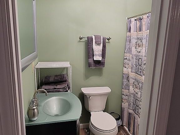 4th image of 113 N Satsuma Ct