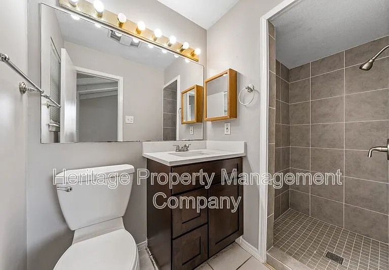 7422 Stonehouse Dr — Photo 18