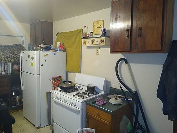 3rd image of 115 Smithfield St