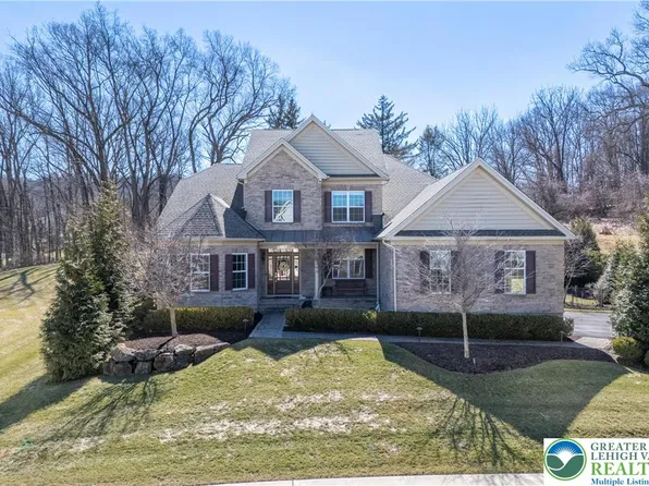 6507 Fox Glove Ln, Center Valley, PA 18034