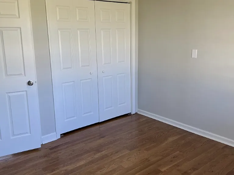 705 Hampton Dr — Photo 12