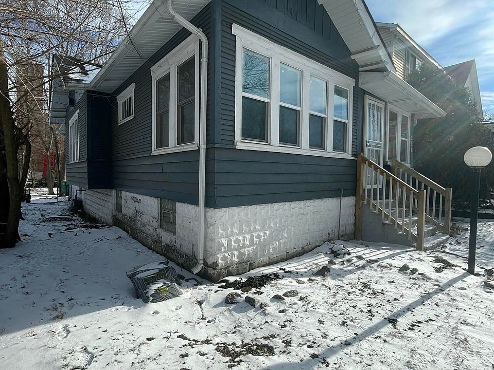 2nd image of 1201 Roosevelt Pl